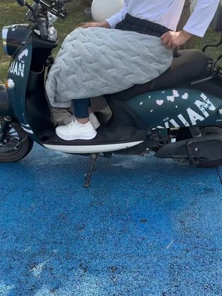 秋冬电动车挡风被摩托骑车保暖护膝防水加厚加绒半身裙防风裙男女#秋冬保暖 #骑车好物 #防水防风裙 #电动车配件 #摩托装备