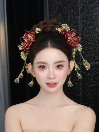 多种佩戴 敬酒也可以带哦 #敬酒服头饰 #新娘跟妆 #新娘造型 #化妆师 #新娘跟妆