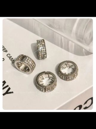 I&G明星同款发饰圆形金属发扣刘海发夹女前额侧边夹水钻发卡 这款小触角金属发扣,真是细软塌的救星,轻松高颅顶,谁用谁好看,快来试试吧!#编发教程 #发扣 #头饰发饰 #变美 #好物推荐