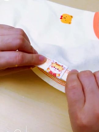 能保护孩子隐私的姓名贴 棉布材质,柔软舒适,水洗也不掉色哦#名字贴  #宝妈推荐  #入园准备  #开学必备