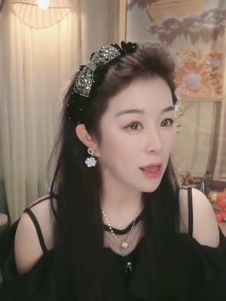 这个发箍很百搭,褶皱防划效果好!T0482#美出高级感 #头饰发饰
