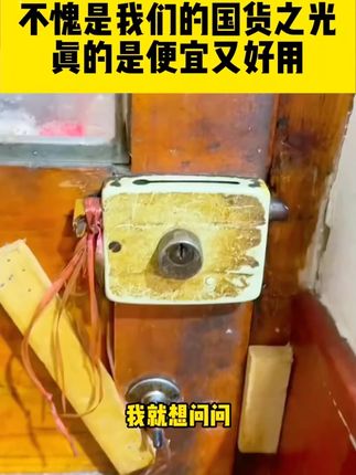 鞋子不能经常用水和刷子洗,不然会鞋子会有损坏情况发生!#小白鞋清洁 #小白鞋清洗 #擦鞋神器