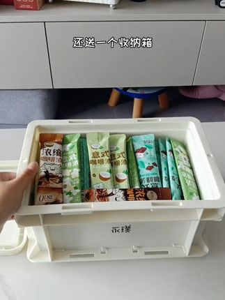 对不起瑞…这个咖啡好喝到我爬墙了🥹 永璞的新品斑斓生椰意式咖啡液真的好好喝!!! 配料很干净,没糖没添加,喝着也没负担! 还嘎嘎方便!兑水就很好喝了!#永璞咖啡液