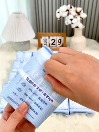 快囤!再不买真的没那么划算了!适合夏天的卫生巾,轻薄透气还不反渗~ #她研社 #姨妈巾 #好物推荐 #女生必备 #轻薄透气
