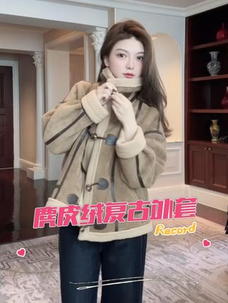 AELE 复古外套,翻领加绒保暖,拼接拼皮设计休闲超时尚 #今天穿什么 #穿搭 #品质女装 #时髦精 #时尚