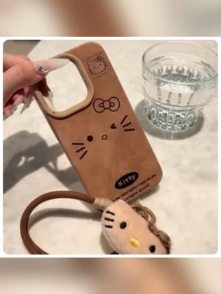 秋日大脸kitty挂绳手机壳!暖暖的冬意手机壳哇!也太可爱了吧#这个手机壳真的长在我心巴上了 #阔爱炸了