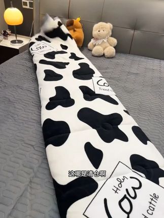 又大又厚实!冬天脚伸出来一点都不冷!软乎乎的变暖和!#牛奶绒被子  #秋冬被子 #床上用品  #床上四件套 r