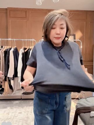 衣柜里缺件高品质上衣?普通材质起球又掉色!100%羊毛法式款,60支精纺,耐穿又百搭,快下单!#ootd穿搭 #时髦精 #百搭上衣 #谁穿谁好看系列 #穿出高级感