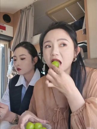 银色的特别好看百搭款洗澡不摘下来也不掉色 #美出高级感 #强烈推荐 #锁骨链