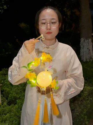 好朋友,中秋节送我这个灯笼,不过分吧 #礼物#灯笼#中秋节手工灯笼#惊喜#手工diy