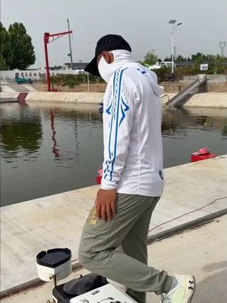 贾东普熊猫钓箱坐垫防屁股痛垫加厚魔术贴坐垫四季通用钓鱼箱座垫#钓箱坐垫 #防屁股痛垫 #魔术贴坐垫 #钓鱼箱座垫 #加厚钓箱坐垫