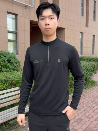斐乐早秋新款针织长袖,上身亲肤舒适 #男生穿搭#品质男装#显瘦穿搭#运动休闲#运动穿搭