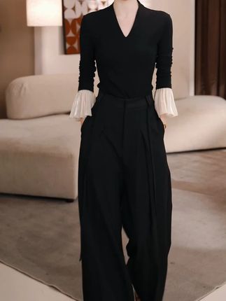 超显高级感轻奢拼接喇叭袖上衣#穿出高级感 #洋气小衫 #气质这一块拿捏死死的 #谁穿谁好看系列 #内搭外穿都好看