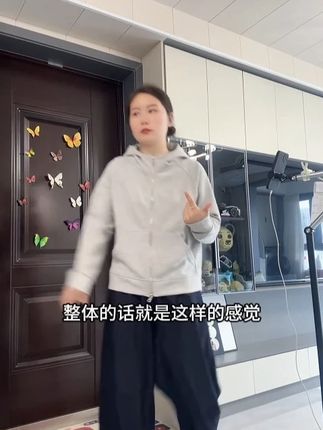 新款运动宽松遮肉显瘦空气层连帽卫衣外套女款春秋 #新款 #运动穿搭 #连帽卫衣 #春秋 #外套
