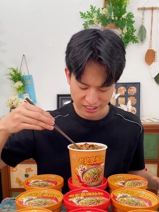 爆肚裹满红油,粉丝吸饱鲜香,绝了!#老北京爆肚粉丝 #速食美味 #方便速食 #吃了还想吃