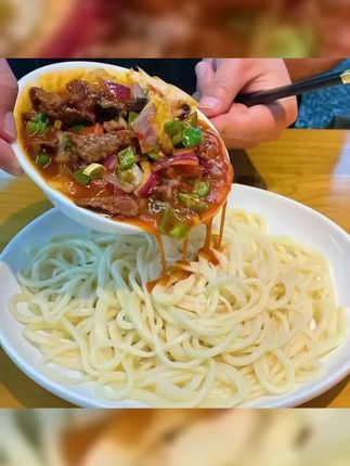 新疆纯手工冰鲜拉条子 全国7仓就近发货冰鲜面条奇台面粉 #强烈推荐 #美食教程 #新疆拉条子 #美食 #新疆美食