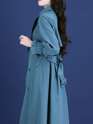 一件衣服的价值有很多,不仅可以让你变得很漂亮,更重要的是让你充满自信。#风衣外套#品质女装#遮肉显瘦#洋气减龄