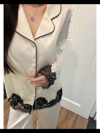 这套法式蕾丝睡衣美哭我了!千金感拉满~ #家居服  #睡衣  #高级感穿搭  #舒适度高的睡衣推荐  #在家也要美美哒