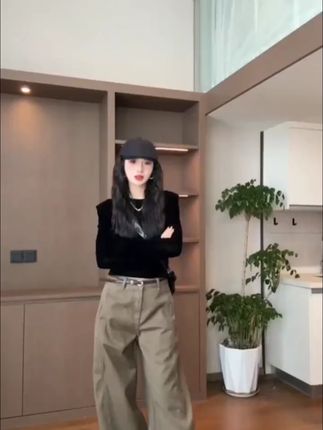 2025秋季新款轻奢设计感气质长袖上衣休闲百搭时尚洋气牛仔裤套装#今天穿什么 #百搭裤子 #套装 #又酷又飒