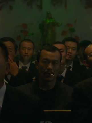 “真正的电影会带给我们不同寻常的思考” #青年创作者成长计划 #了不起的混剪团 #共鸣叙事家 #电影剪辑 #抖音精选