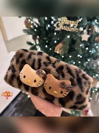 新款ins豹纹kitty毛绒化妆包女便携式旅行手拿洗漱包大容量收纳包#ins风化妆包 #豹纹Kitty #女生化妆包 #大容量收纳 #旅行洗漱包