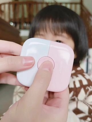宝宝理发神器二合一剪刘海修剪器修发梳小巧直柄手动便携儿童梳子#宝宝理发器 #儿童修发梳 #理发神器 #二合一设计 #便携好物