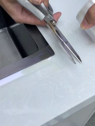 厨房灶台缝隙防水胶带封边条自粘型水槽边缘密封胶条浴室墙角防潮 美缝剂会发霉,可以试试 #灶台防霉胶带 ,没有缝隙,干净又卫生还很好打理油污#厨房防油贴纸