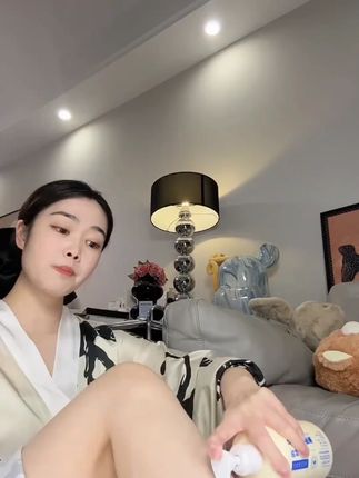 论滋润还得是这种老国货!涂完真的又嫩又滑!#身体护理 #身体乳推荐 #女生必备