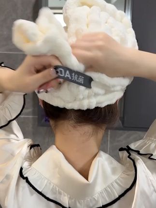 巨能吸的干发帽来啦 加大加厚 不管你多长的头发都能包住#干发帽 #速干干发帽 #种草 #精致女人必备