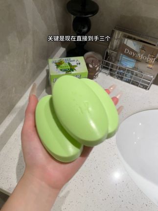 夏天洗澡用它真的超舒服,这个价现在到手3个,姐妹赶紧冲这个 #六神清凉皂 #洗澡必备 #香皂#香皂 #我可真会买
