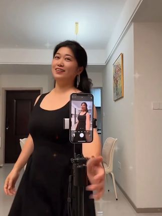 跟拍云台人脸识别360°旋转抖音直播自拍神器Vlog拍摄手机 #云台跟拍神器 #云台 #自拍神器