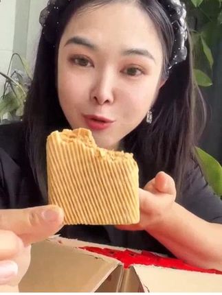 隆恒祥老式芝麻蛋卷荞麦蛋卷办公室解馋追剧零食非油炸酥脆掉渣香 #零食推荐 #追剧小零食 #吃货必备 #辣条 #饼干