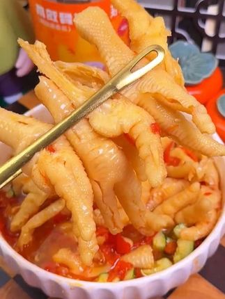 这个脱骨侠酸辣无骨鸡爪 真的太好吃啦!个大饱满真的巨过瘾 #脱骨侠酸辣无骨鸡爪 #无骨鸡爪 #好吃到停不下来 #零食推荐 #追剧小零食