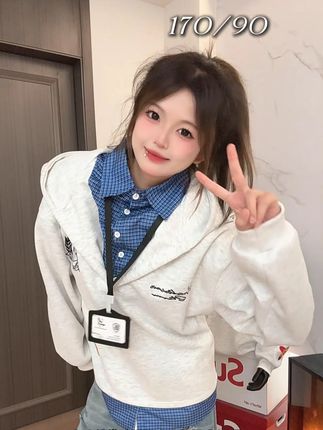 这件学院风卫衣真是绝美! #卫衣#学院风穿搭 #谁穿谁好看 #早秋穿搭 #ootd穿搭