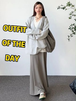 还在为假胯宽小腿粗烦恼? 这条鱼尾半身裙直接救场!#温柔穿搭 #同色系搭配 #半身裙 #小个子穿搭 #极简穿搭