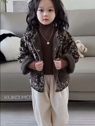 降温了妈妈们都在找的秋冬季百搭韩系极简风打底衫每个颜色都特别洋气#儿童针织毛衣 面料软软糯糯的特别亲肤纯色希简约又高级真的特别好穿秋冬穿搭全靠它啦#新款上新 #儿童穿搭 #保暖又好看