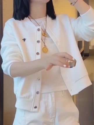 【蜜蜂外套】2025早秋新款蜜蜂刺绣圆领百搭外套LK2506721#好物分享  #好物推荐  #好物  #居家好物 #蜜蜂外套 @巨量千川 @小店随心推 @DOU+上热门