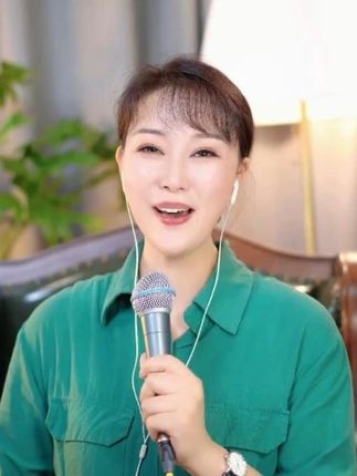 青青给师父唱风雨行宫啦 好紧张 #小皇后豫剧团 #豫剧名家王红丽 #豫剧演员何青青