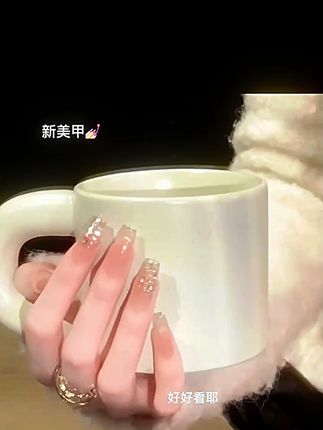 【塞纳黄昏】新款手工穿戴甲,香槟猫眼显白又气质! #手工高端美甲 #香槟色猫眼甲 #显白穿戴甲 #塞纳黄昏穿戴甲 #四季流行美甲