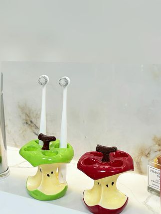 可爱创意苹果核牙刷架,免打孔陶瓷材质,卫生间收纳必备! #陶瓷牙刷架 #免打孔支架 #牙具收纳 #卫生间收纳 #免打孔