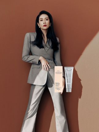 温峥嵘直播在线“考妍”,这溢出屏幕的压迫感! #温峥嵘 #丽菲欧人皮面膜 #丽菲欧 #护肤分享 #好皮肤养出来