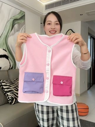 可以穿在校服里面的摇粒绒马甲,轻薄又暖和,孩子穿着毫无负担,真的是又软又舒服呢#马甲 #校服神器 #摇粒绒 #秋冬穿搭 #秋冬必备