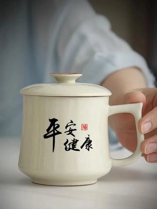 精选原矿高岭土,经 1300℃高温烧制#汝窑 #办公杯 #水杯 #器物之美