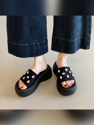 增高厚底水钻一字拖鞋女夏外穿2025新款仙女配裙子海边沙滩凉 #厚底凉拖鞋 #外穿凉拖鞋 #沙滩鞋 #美鞋分享 #好穿又百搭