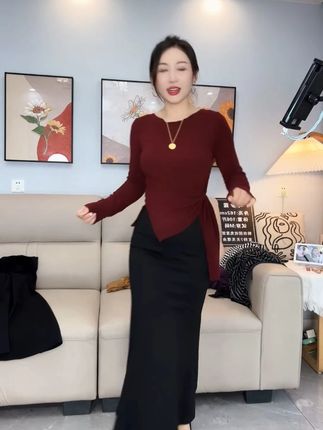 2025早秋新款韩系下摆不规则开叉收腰设计感显瘦百搭斜肩长袖 #秋季新款 #上衣 #打底衫 #内穿外搭都好看 #显瘦穿搭