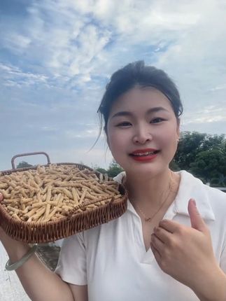 从田间到餐桌,颗颗精选,步步用心,简单的豆,不简单的爱。#豆制品 #好吃到停不下来 #豆筋卷 #辣条