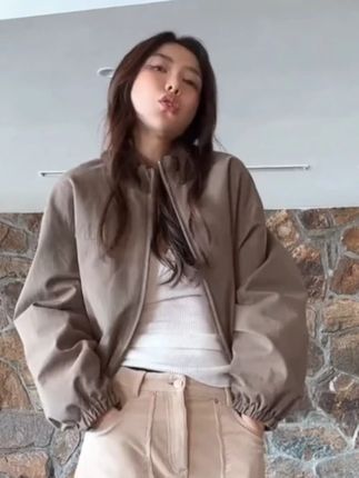 ROMI STUDIO“加拿大农夫色”紫水貂白鹅绒皮草外套 加拿大农夫色紫水貂质感绝了!搭配白鹅绒内芯,翻领超显气质,暖到心坎还自带贵气滤镜~ #皮草外套 #时尚穿搭 #高级感穿搭 #秋季穿搭 #romi上新