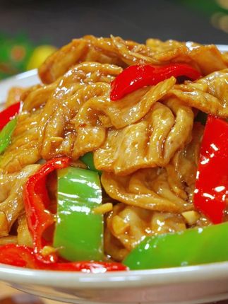 这个长得像肉却不是肉,炒豆耳豆香味浓郁,筋道又好吃。#豆耳#豆制品#家常菜