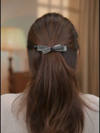 Pink Girl X670气质百搭简约蝴蝶结香蕉夹百搭高 #百搭简约蝴蝶结香蕉夹 #头饰发饰 #高级感 #网红发饰 #精致女人精致生活