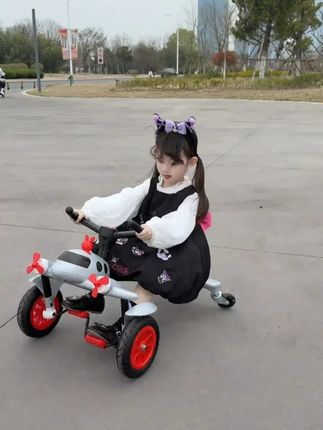 孩子驾驶超开心。轻便易拿,随心操控!#漂移车 #儿童漂移车 #酷炫座驾 #日常遛娃系列
